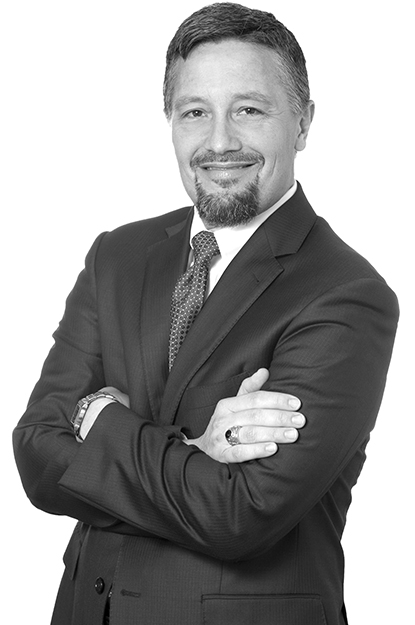Geoffrey-Losse-Pose-BW Geoffrey-Losse-Pose-BW